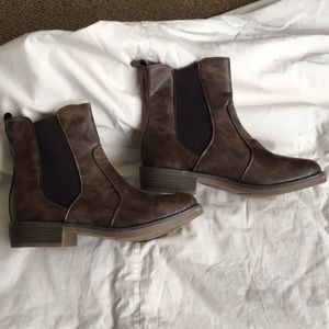 Laddytopia pull on boots